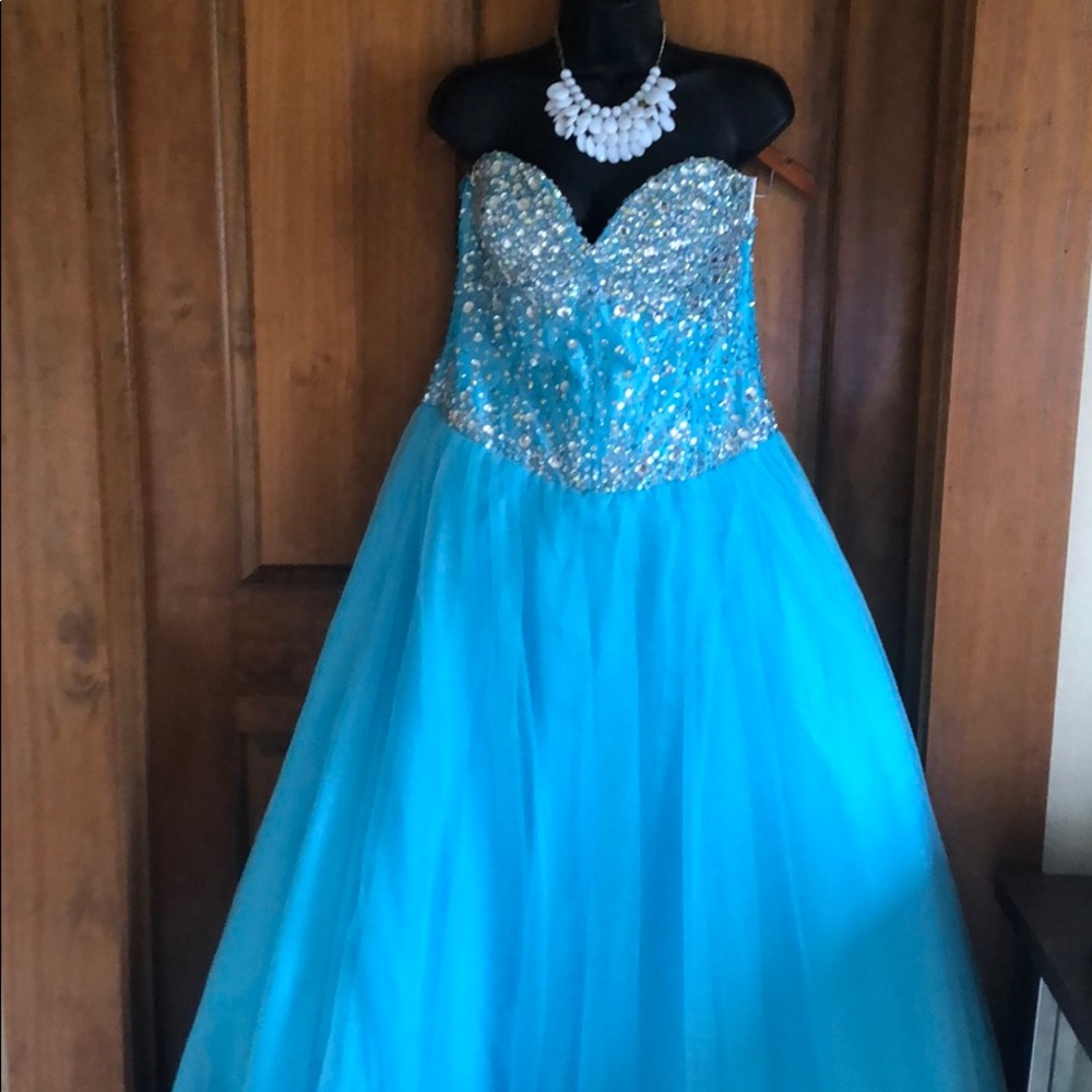 EUC Night Moves Quinceañera /Prom👗 Dress Size 14
